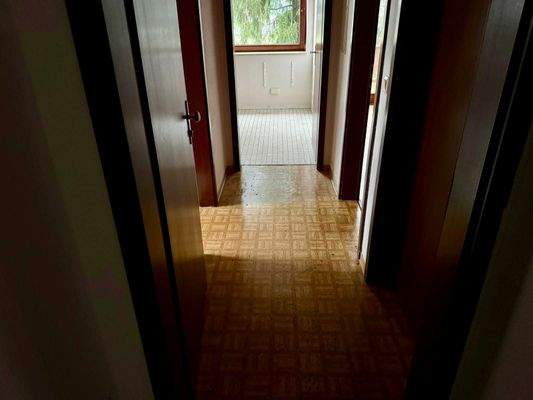 OG Wohnung re Flur