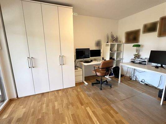 Büro im Untergeschoss