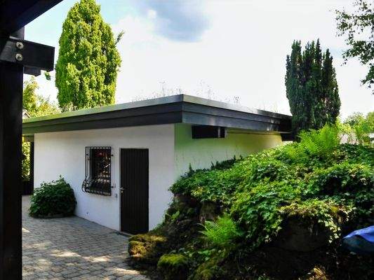 Zugang zur Garage aus dem Hof