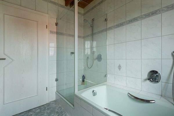 Badezimmer 1.OG Ansicht 2