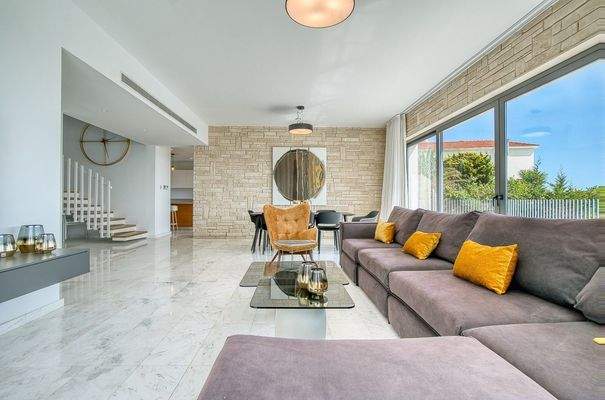 726878-detached-villa-for-rent-in-pegia-sea-caves_