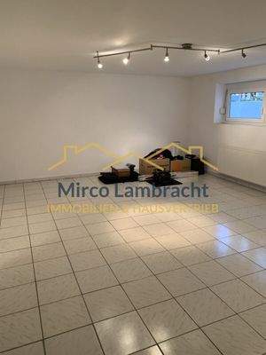 großer Kellerraum