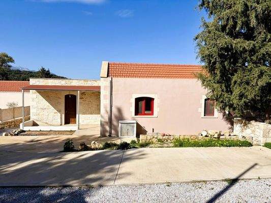 MIT VIDEO: Kreta – Klassische Steinvilla mit modernem Komfort in Vamos