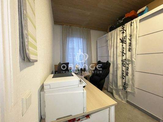 ...gearbeitet. Ein Schreibtisch findet hier seinen Platz