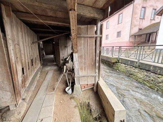 Der Außerbereich zum Bach