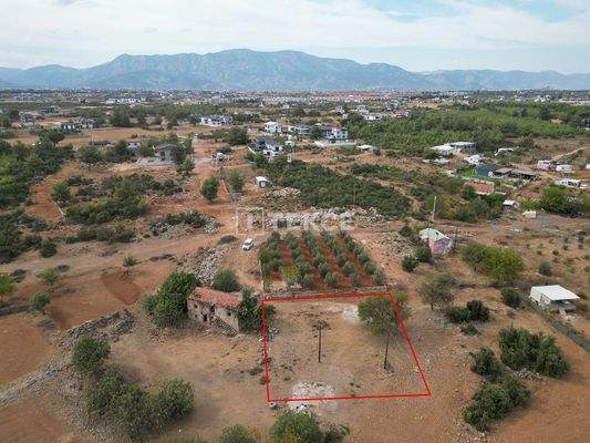 790 m² Build-Ready Land in Döşemealtı Antalya