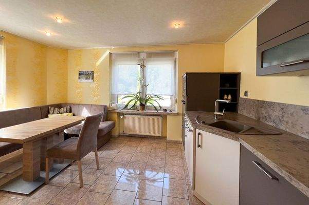 Moderne Tageslichtküche