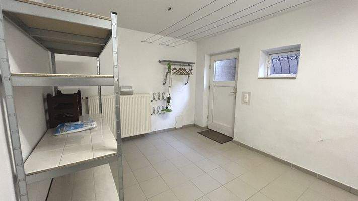 Waschküche mit Kelleraussentreppe