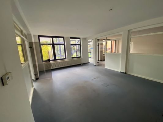 2.Ausstellungs-/Bürobereich