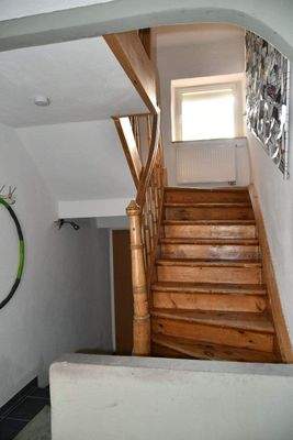 21 - Treppe zum OG.JPG