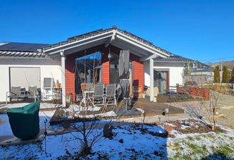 Frontansicht mit Terassen.jpg