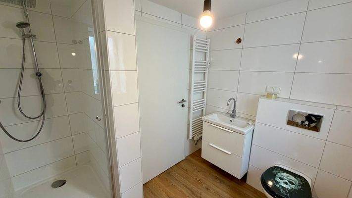 Modernes Badezimmer