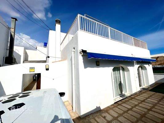 Rückansicht mit Terrasse