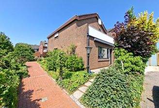 Bezugsfreie Doppelhaushälfte in zentrale Lage von Wallenhorst