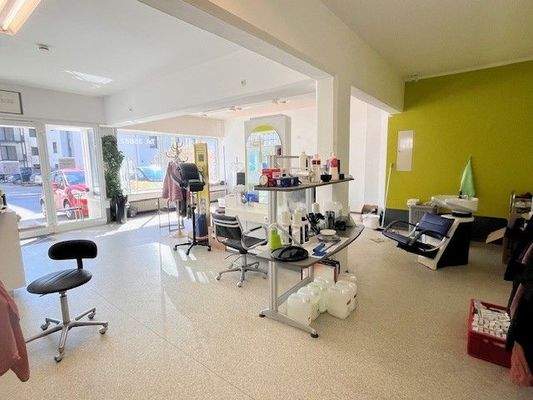 Ladenfläche Friseur