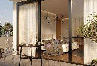 Wohnzimmer mit großer Terrasse-Symbolbild