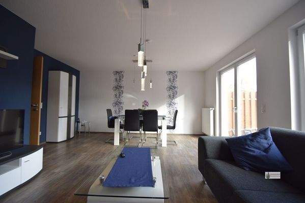 Esstisch mit Sofaecke