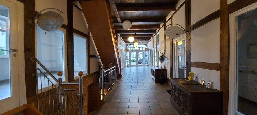 Blick in der Passage zum Eingang