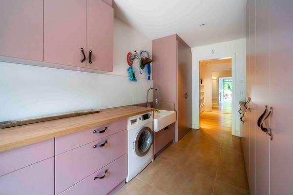 Hauswirtschaftsraum u. separater Ausgang