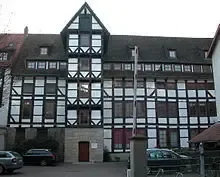 1_220px-Braunschweig_Russische_B.jpeg