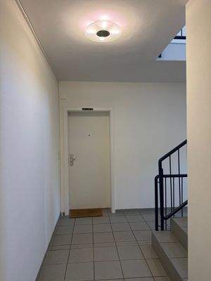 Blick von der Wohnung in den Flur 1. OG