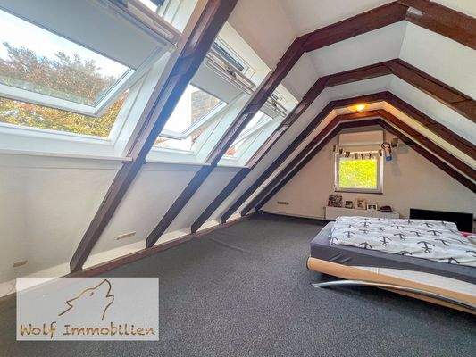 Schlafzimmer 2. OG-3