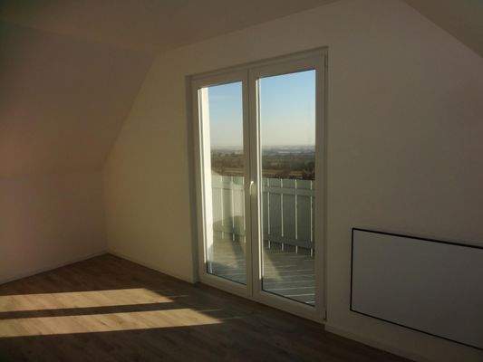 Zimmer OG mit Balkon