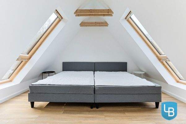 Lichtdurchflutetes Schlafzimmer I...