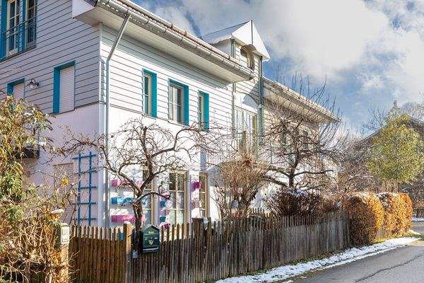 Licht, Holz & Wohngenuss – Charme pur auf drei Etagen mit Schwedenofen und stilvoller Wendeltreppe