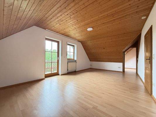 Schlafzimmer mit Balkon OG