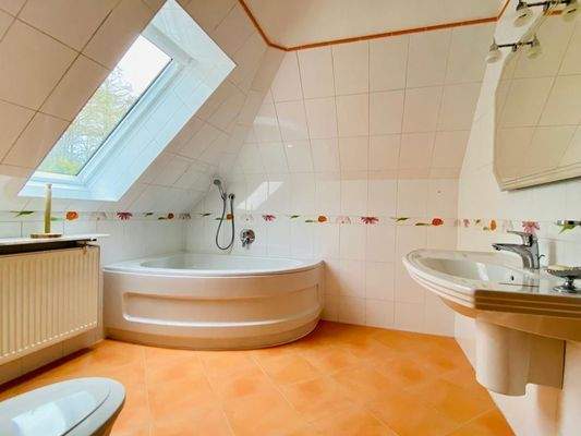 Wannenbad (Lage: OG)