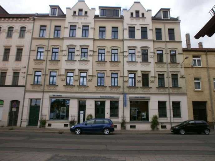 Wohnküche, Bad mit Fenster, großer Balkon