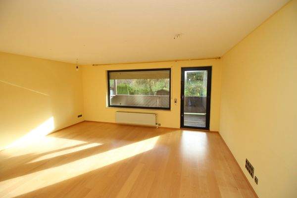 RAUM 1 v. 2 | WOHNEN, ZUGANG ZUM BALKON