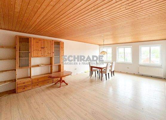 Im 2.Obergeschoss mit 4 Zimmern...