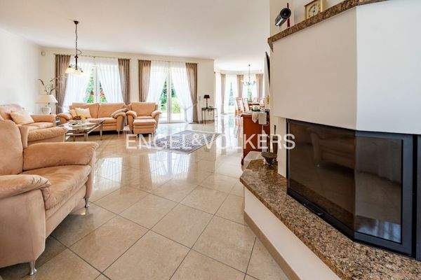 Wohnbereich mit Kamin