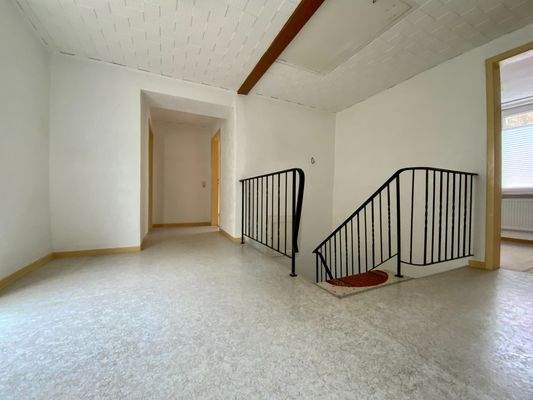 Flur OG Zugang Zimmern