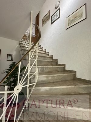 Treppenaufgang zur Whg Dachgeschoss