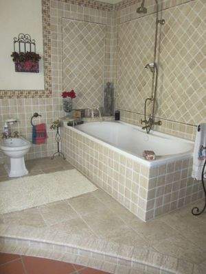 Lamporecchio_Haupthaus_Bad