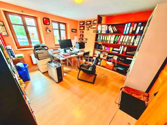 großes individuell nutzbares Zimmer