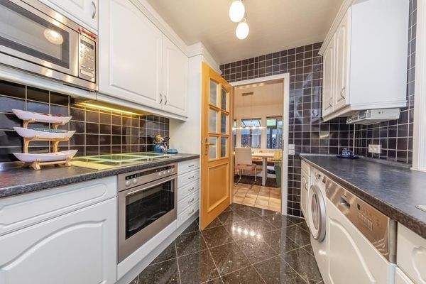 Zeitlose Einbauküche