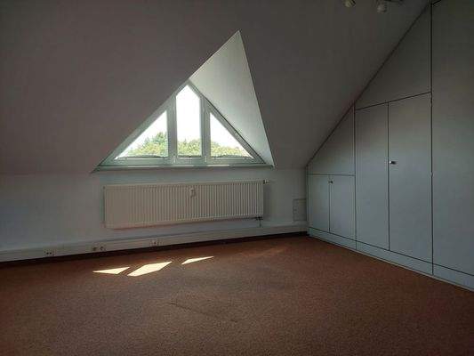 Büro mit Einbauschrank