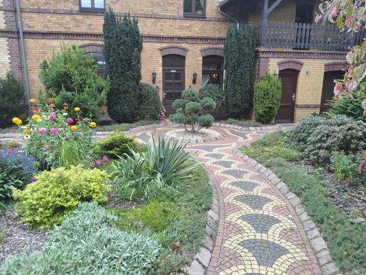 Vorgarten zum Hauseingang