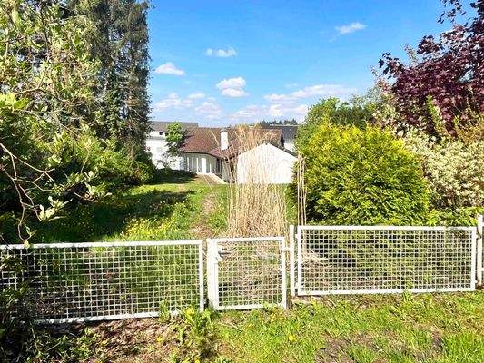 Ansicht von der rückwärtigen Grundstücksgrenze