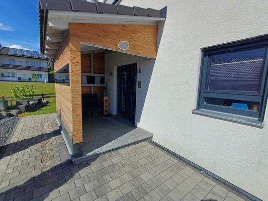 Hochwertiger Eingangsbereich