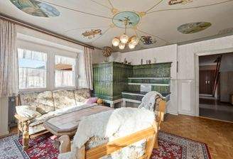 Wohnzimmer mit Kachelofen