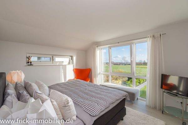 26-Schlafzimmer OG.JPG