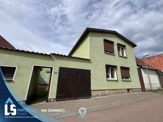 Haupthaus Straßenansicht