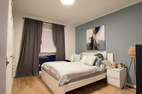 Geräumiges Schlafzimmer