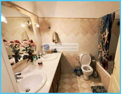 cc355bbb6603458fb8ac33b057032301-original