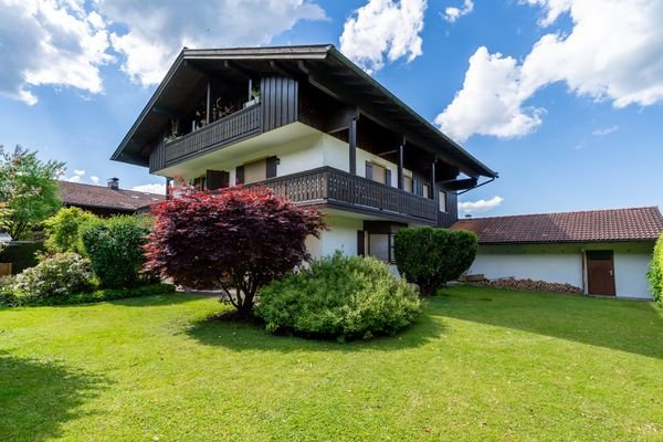 Garten Blick zur Garage